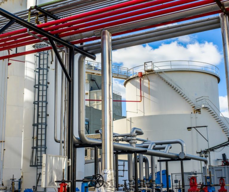 Reliable supply of diesel, gasoline, jet fuel, and LPG — meeting global standards for efficiency and environmental safety.